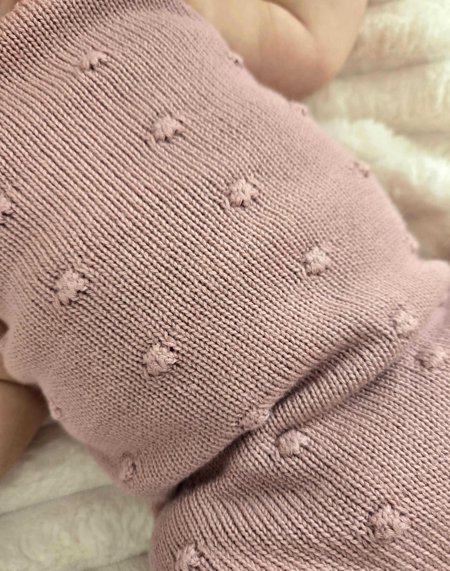 🌸 Organic Knit Baby Romper – Mauve Pom