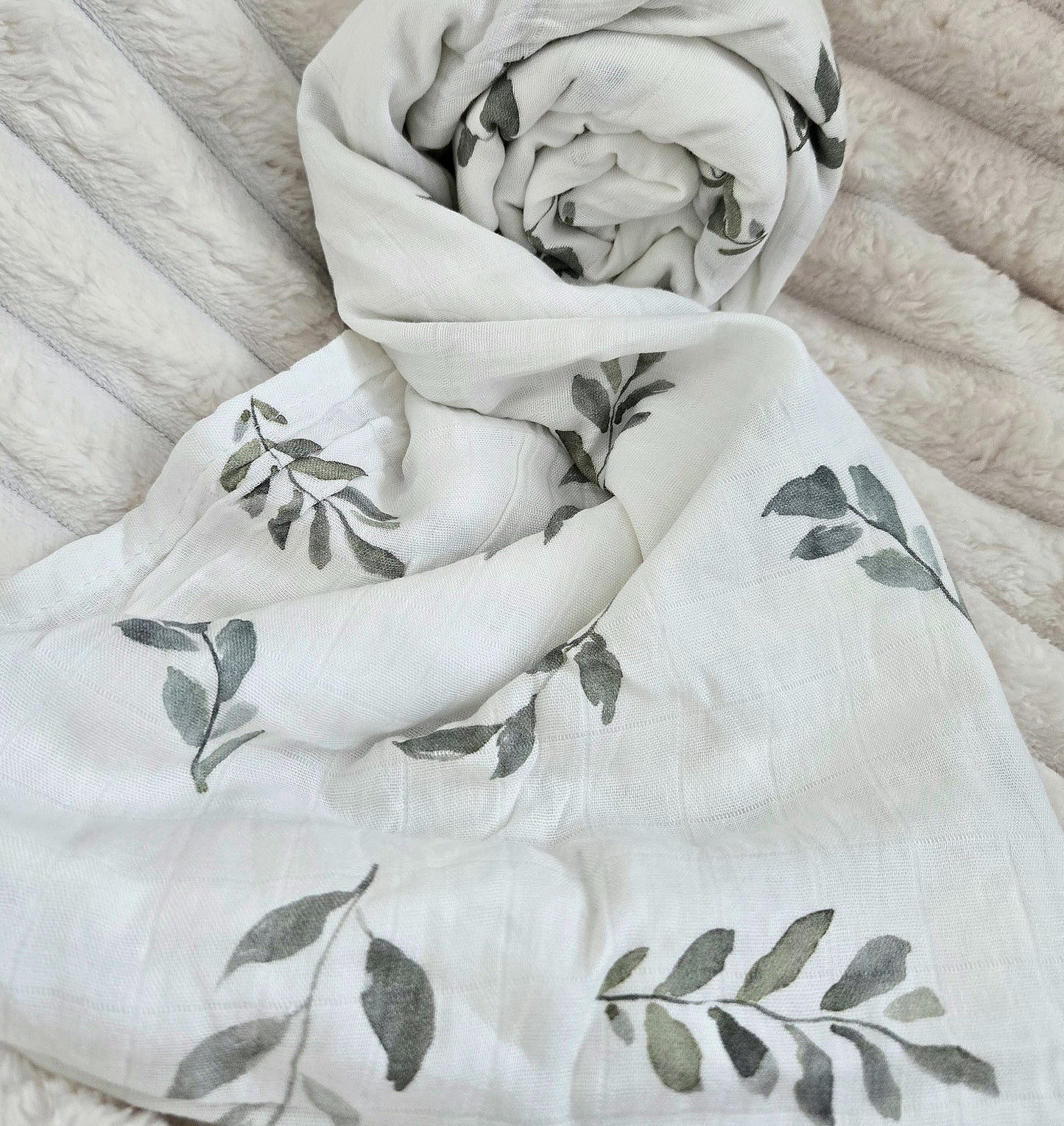 🌿 Green Leaves Bamboo Muslin Swaddle Blanket