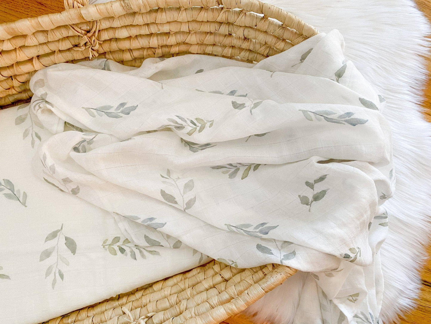 🌿 Green Leaves Bamboo Muslin Swaddle Blanket