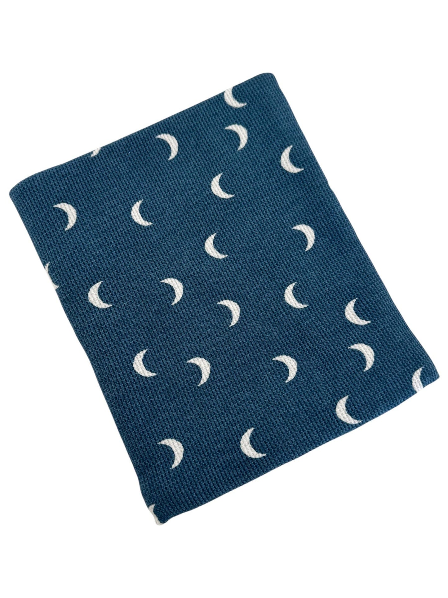 🌙 ORGANIC COTTON WAFFLE SWADDLE BLANKET, MIDNIGHT MOON