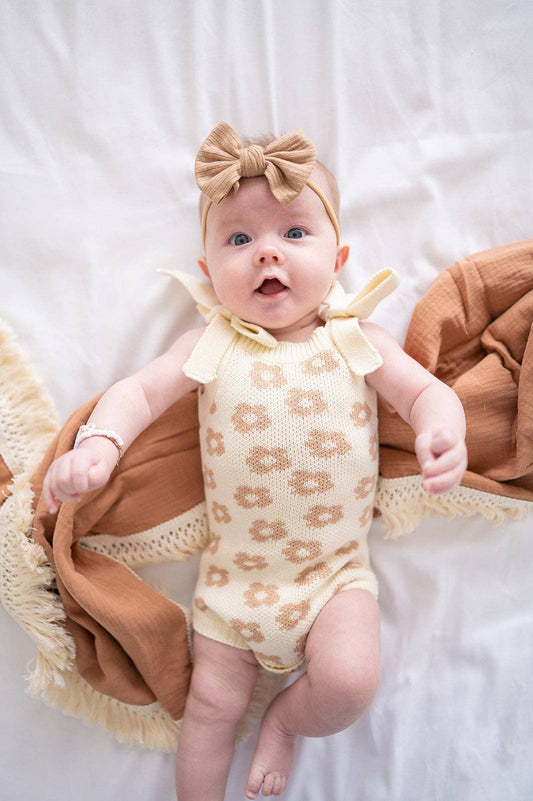 🌼 Organic Knit Baby Romper – Mocha Daisy