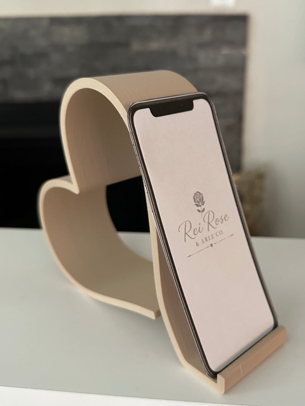📱 Heart Cell Phone Holder