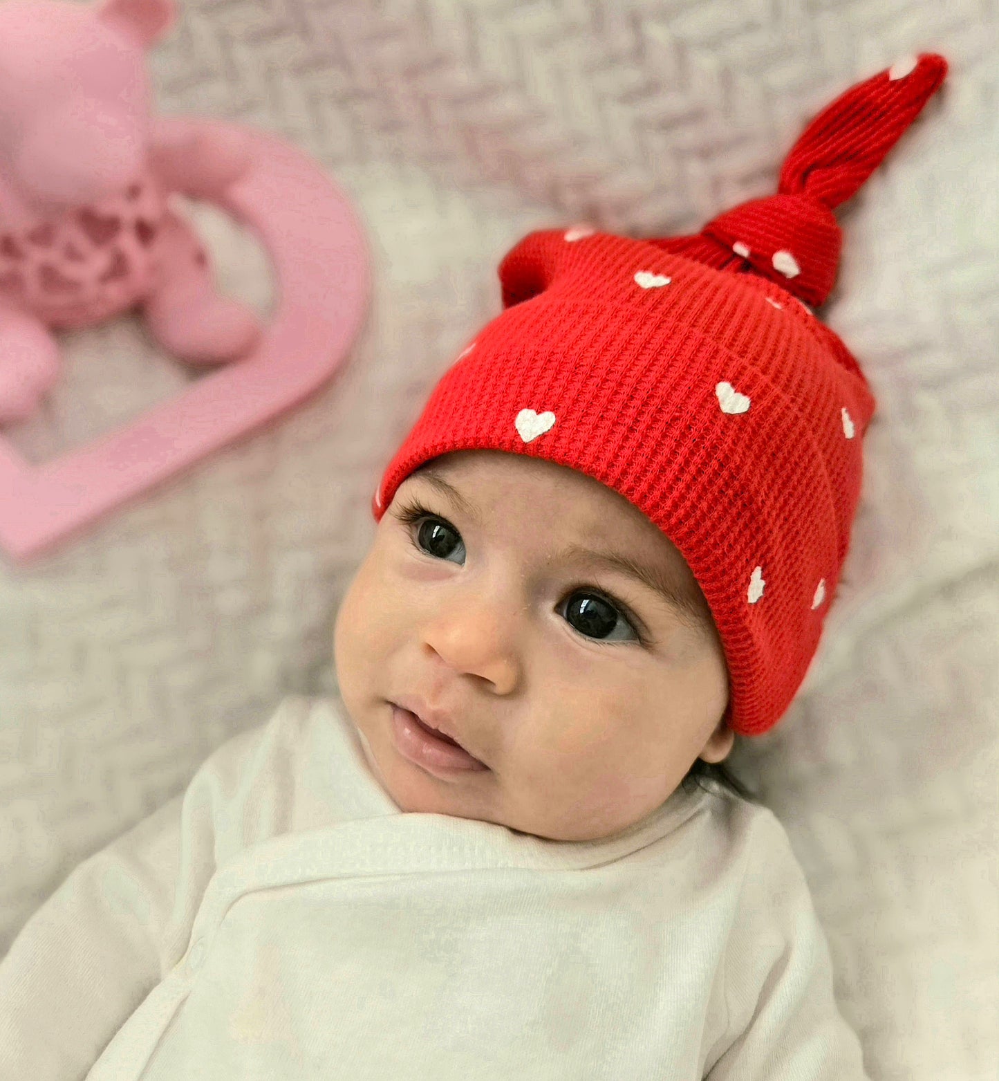 💖 ORGANIC WAFFLE KNOT BEANIE, Little White Heart (on Red) 💖