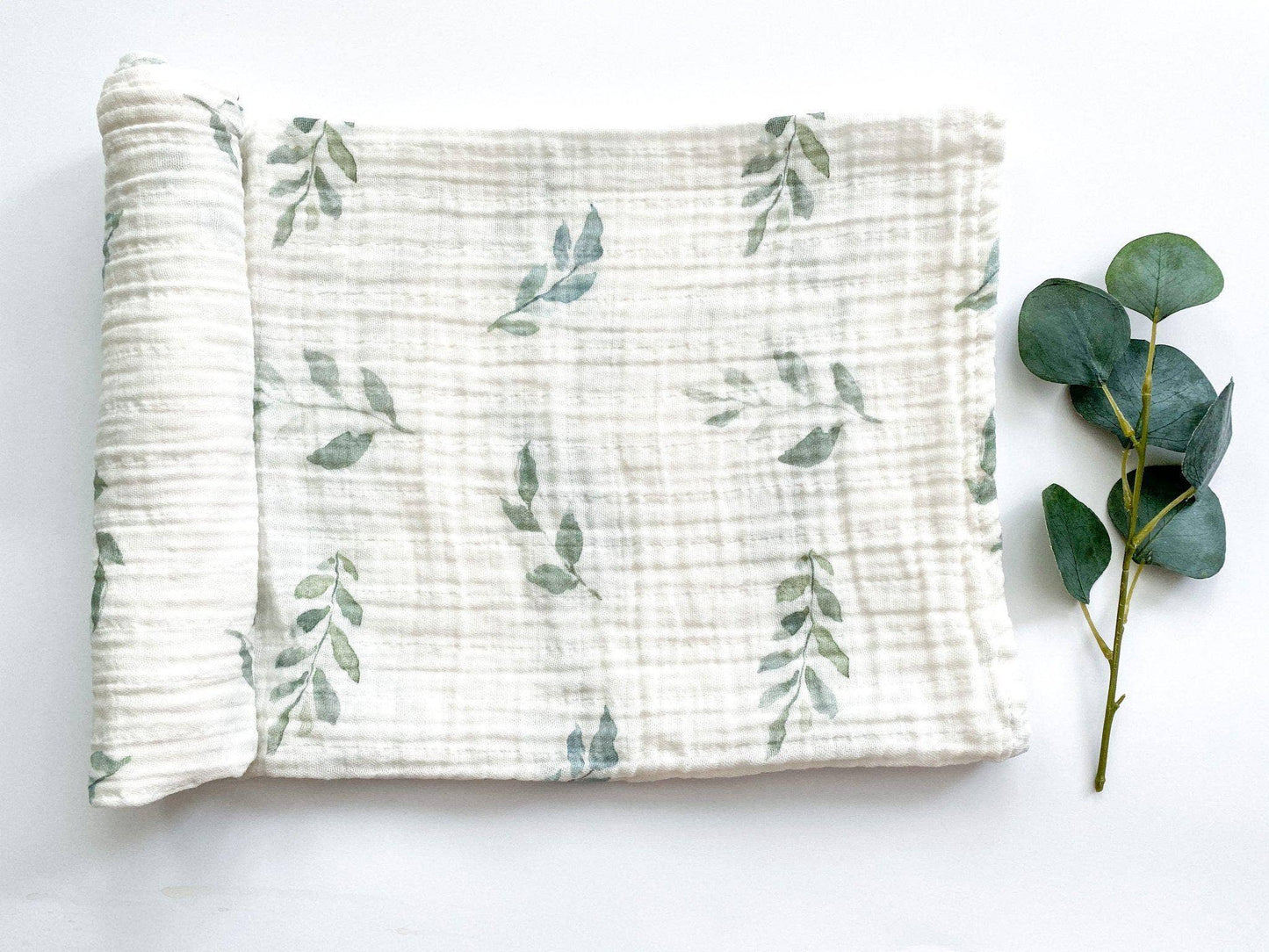 🌿 Green Leaves Bamboo Muslin Swaddle Blanket